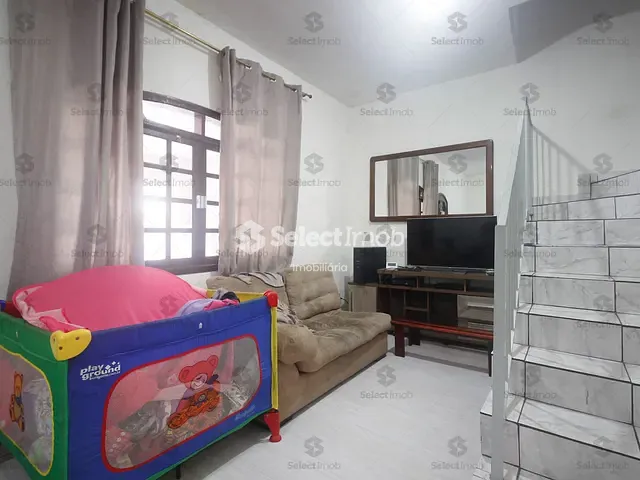 Sobrado com 280m² 4 quartos e 3 banheiros, à venda, no bairro Parque São Vicente em Mauá