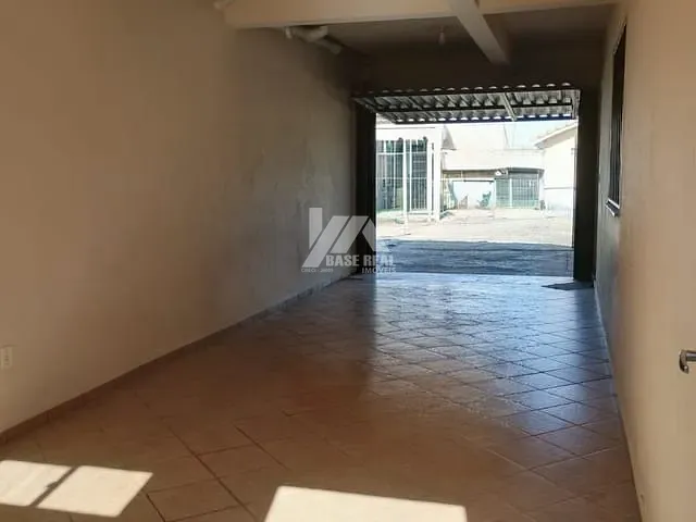 Sobrado com 288m² 5 quartos e 3 banheiros, à venda ou para alugar, no bairro Contorno em Ponta Grossa