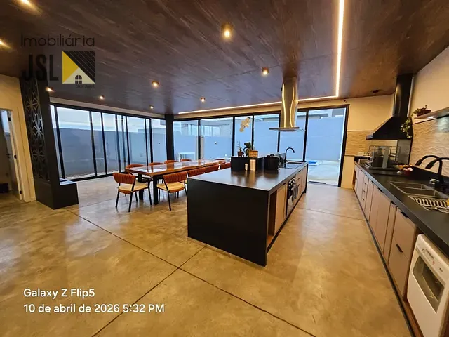 Sobrado com 540m² 3 quartos e 3 banheiros, à venda, no bairro Condomínio Residencial Ecopark Bourbon em Caçapava
