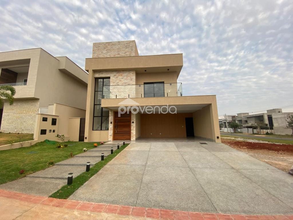 Sobrado, 3 quartos, 229 m² - Foto 1