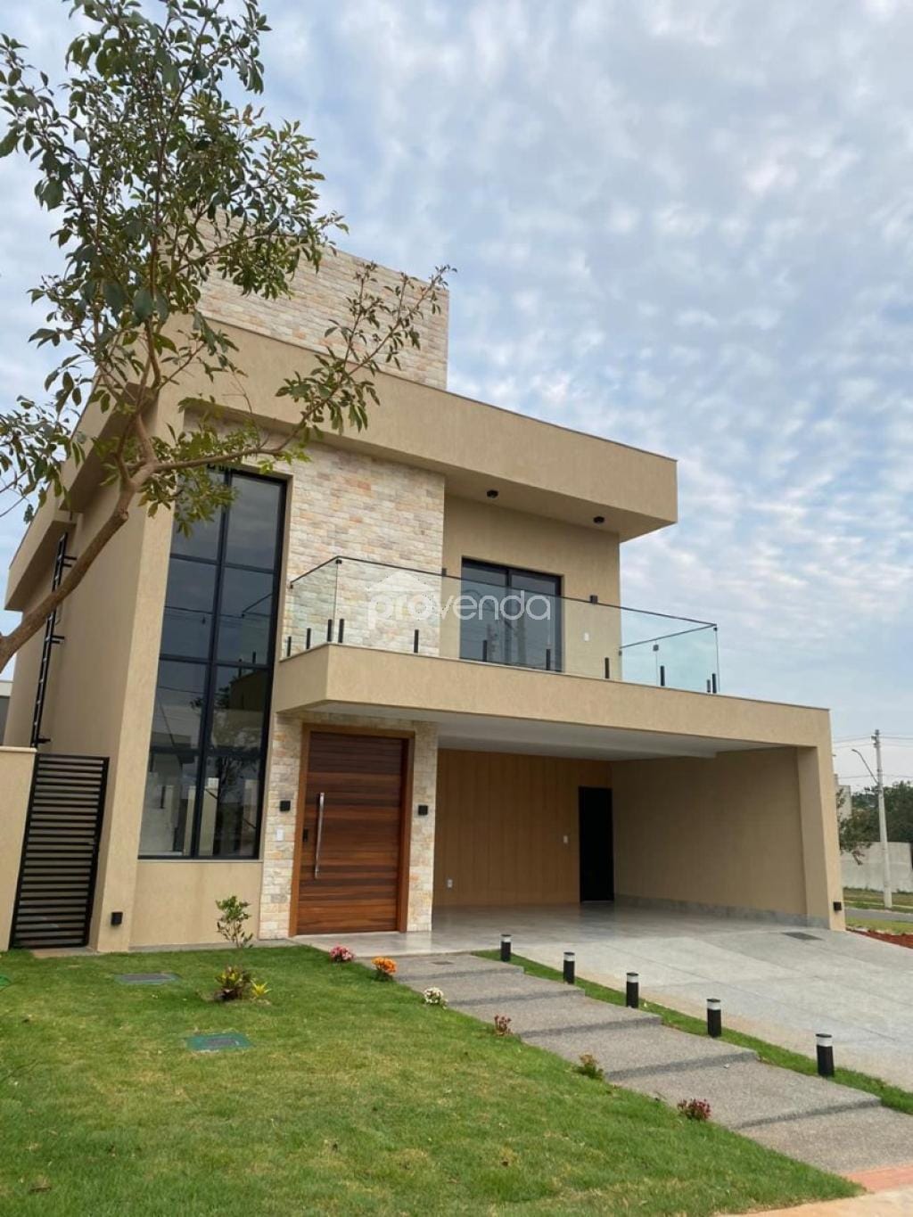 Sobrado, 3 quartos, 229 m² - Foto 2