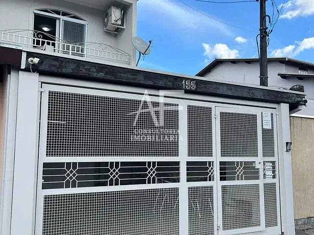 Sobrado 3 quartos e 2 banheiros, à venda, no bairro Parque Arco Íris em Taubaté