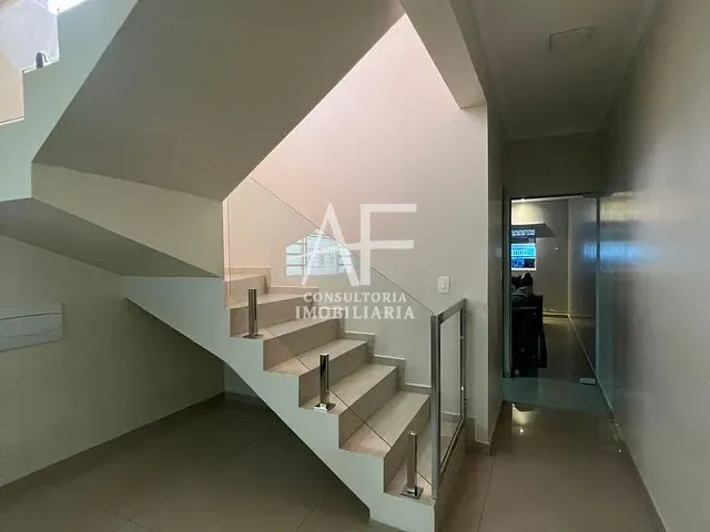 Sobrado 3 quartos e 2 banheiros, à venda, no bairro Parque Arco Íris em Taubaté