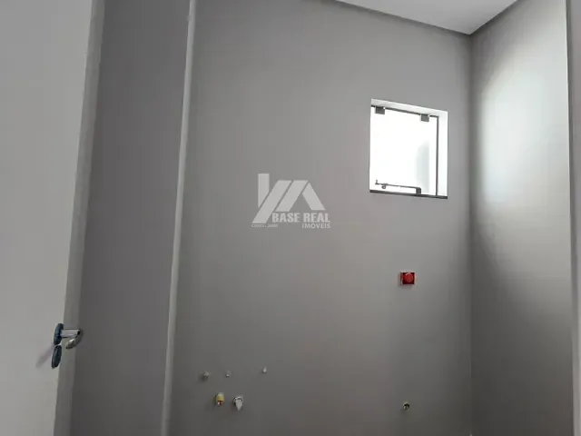 Sobrado com 125m² 3 quartos e 4 banheiros, à venda, no bairro Estrela em Ponta Grossa
