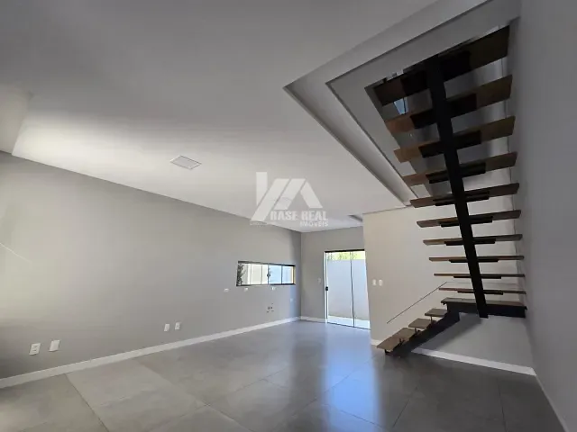 Sobrado com 125m² 3 quartos e 4 banheiros, à venda, no bairro Estrela em Ponta Grossa