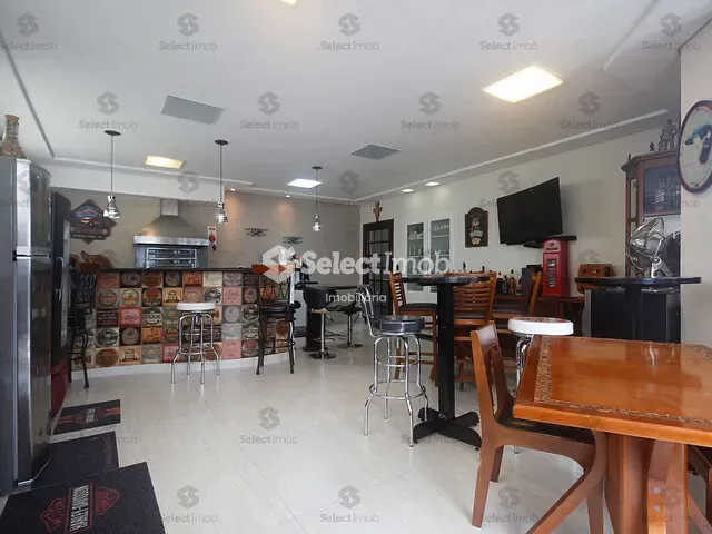 Sobrado com 480m² 4 quartos e 8 banheiros, à venda, no bairro Jardim Pedroso em Mauá