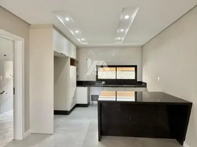 Sobrado com 310m² 3 quartos e 2 banheiros, à venda ou para alugar, no bairro Jardim Carvalho em Ponta Grossa