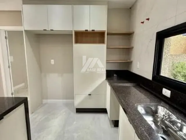Sobrado com 310m² 3 quartos e 2 banheiros, à venda ou para alugar, no bairro Jardim Carvalho em Ponta Grossa