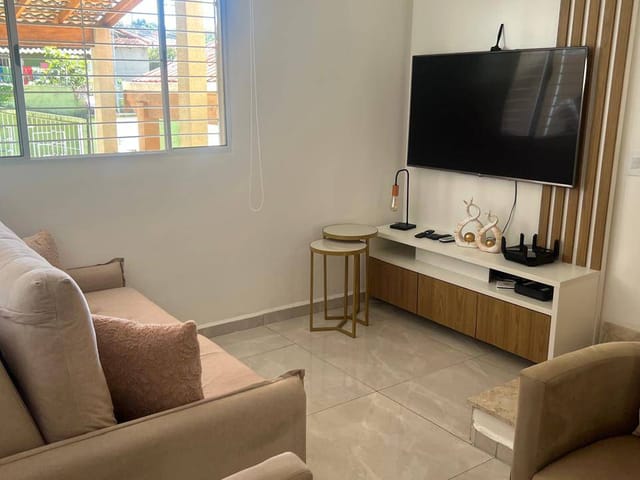Sobrado com 220m² 3 quartos e 2 banheiros, à venda, no bairro Vila Santa Libânia em Bragança Paulista