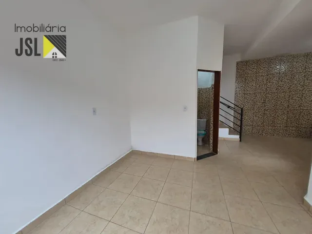Sobrado com 70m² 2 quartos e 2 banheiros, à venda, no bairro Portal do Lago em Caçapava