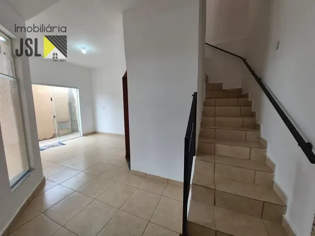 Sobrado com 70m² 2 quartos e 2 banheiros, à venda, no bairro Portal do Lago em Caçapava