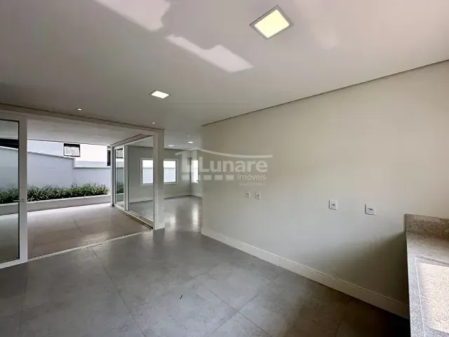 Sobrado com 340m² 4 quartos e 5 banheiros, à venda, no bairro Cézar de Souza em Mogi das Cruzes
