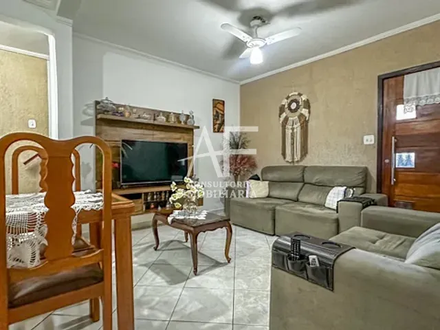 Sobrado 4 quartos e 2 banheiros, à venda, no bairro Parque Residencial Flor do Vale em Tremembé