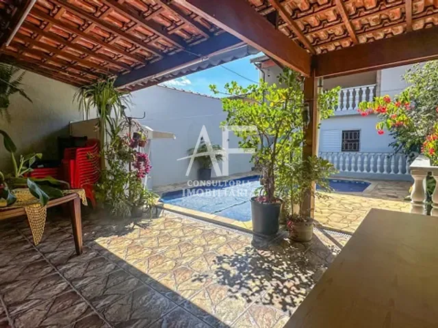 Sobrado 4 quartos e 2 banheiros, à venda, no bairro Parque Residencial Flor do Vale em Tremembé