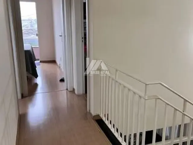 Sobrado com 198m² 3 quartos e 3 banheiros, à venda, no bairro Uvaranas em Ponta Grossa