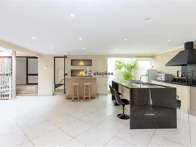 Sobrado 4 quartos e 6 banheiros, à venda, no bairro Vila Ipojuca em São Paulo