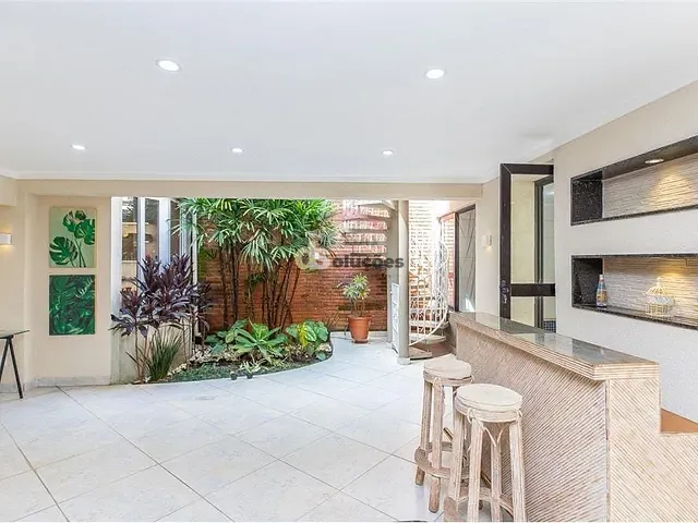 Sobrado 4 quartos e 6 banheiros, à venda, no bairro Vila Ipojuca em São Paulo