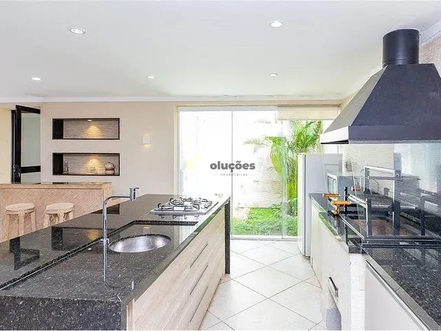 Sobrado 4 quartos e 6 banheiros, à venda, no bairro Vila Ipojuca em São Paulo