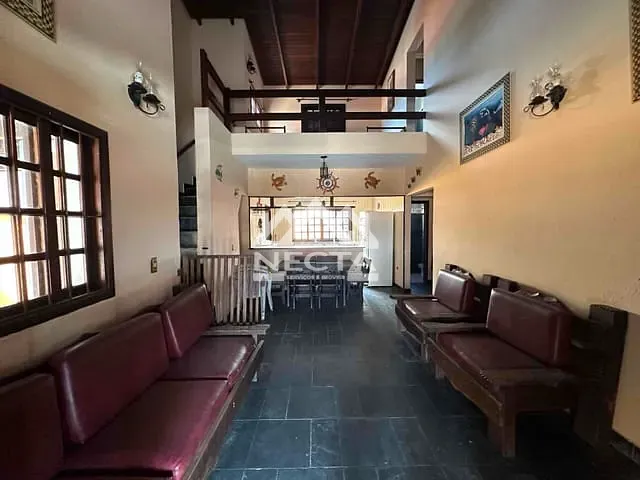 Sobrado com 360m² 4 quartos e 4 banheiros, à venda, no bairro Pontal de Santa Marina em Caraguatatuba