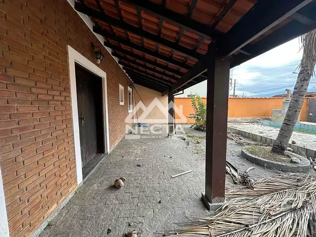 Sobrado com 360m² 4 quartos e 4 banheiros, à venda, no bairro Pontal de Santa Marina em Caraguatatuba