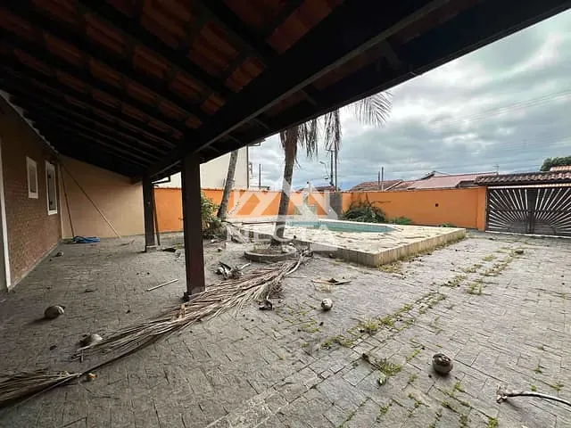 Sobrado com 360m² 4 quartos e 4 banheiros, à venda, no bairro Pontal de Santa Marina em Caraguatatuba