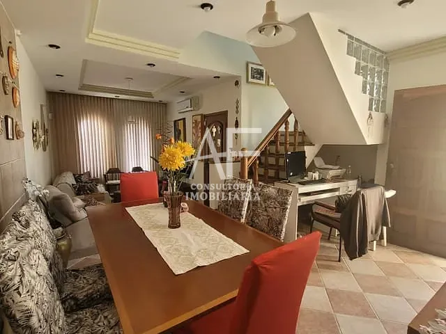 Sobrado com 228m² 3 quartos e 4 banheiros, à venda, no bairro Centro em Taubaté