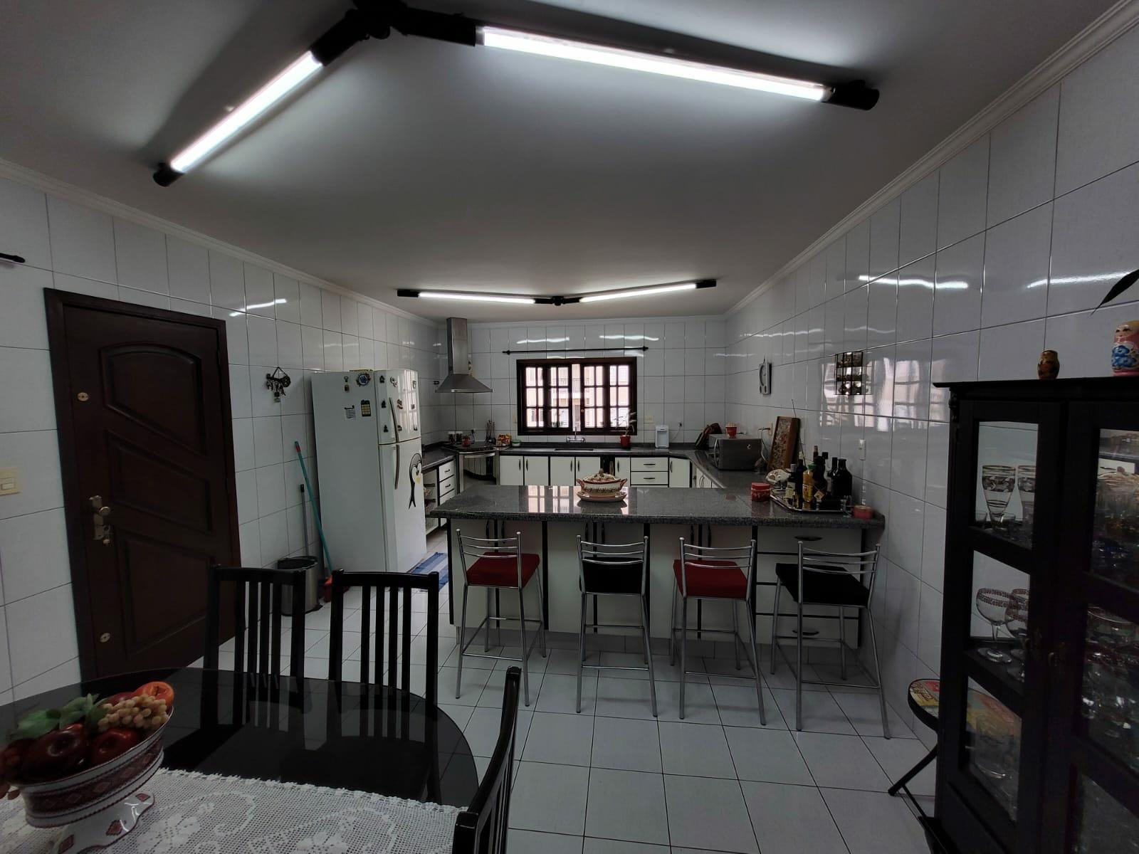 Sobrado à venda 3 Quartos, 1 Suite, 5 Vagas, 297M², Sítio da Figueira, São Paulo - SP