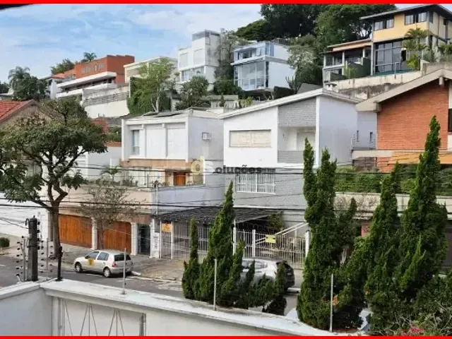 Sobrado 4 quartos e 4 banheiros, à venda, no bairro Pacaembu em São Paulo