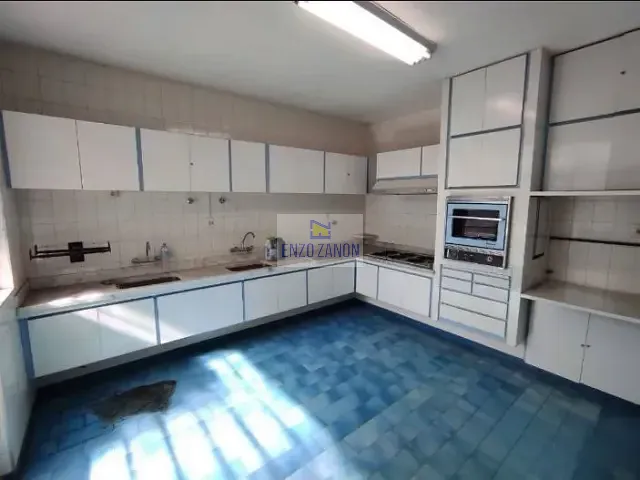 Sobrado com 320m² 9 quartos e 5 banheiros, para alugar, no bairro Rudge Ramos em São Bernardo do Campo