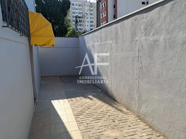 Sobrado 3 quartos e 3 banheiros, à venda, no bairro Jardim Eulália em Taubaté
