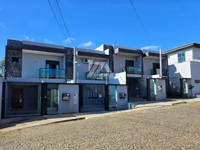 Sobrado com 110m² 3 quartos e 2 banheiros, à venda, no bairro Boa Vista em Ponta Grossa