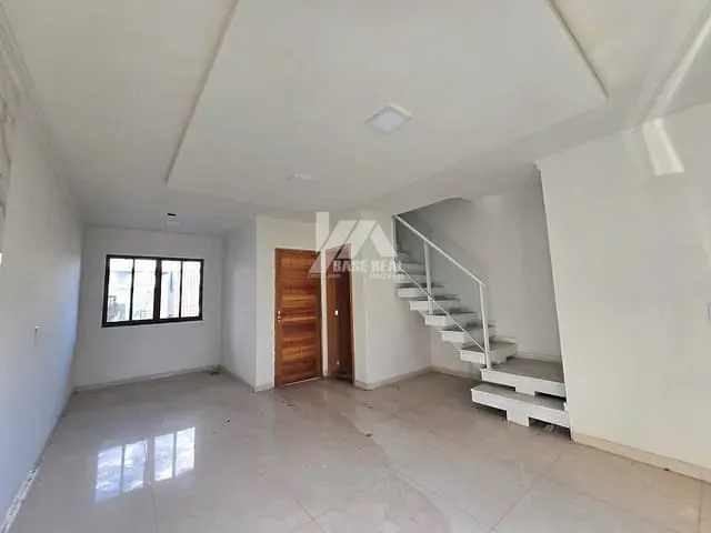 Sobrado com 110m² 3 quartos e 2 banheiros, à venda, no bairro Boa Vista em Ponta Grossa