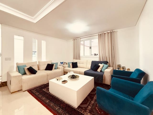 Sobrado com 182m² 5 quartos e 5 banheiros, à venda, no bairro Santa Felicidade em Curitiba