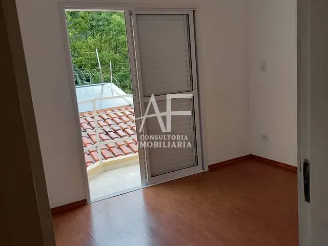 Sobrado 3 quartos e 3 banheiros, para alugar, no bairro Parque Vera Cruz em Tremembé