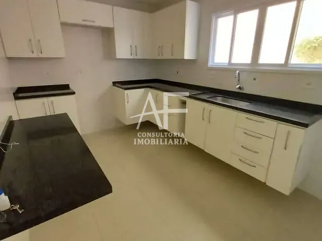 Sobrado 3 quartos e 3 banheiros, para alugar, no bairro Parque Vera Cruz em Tremembé