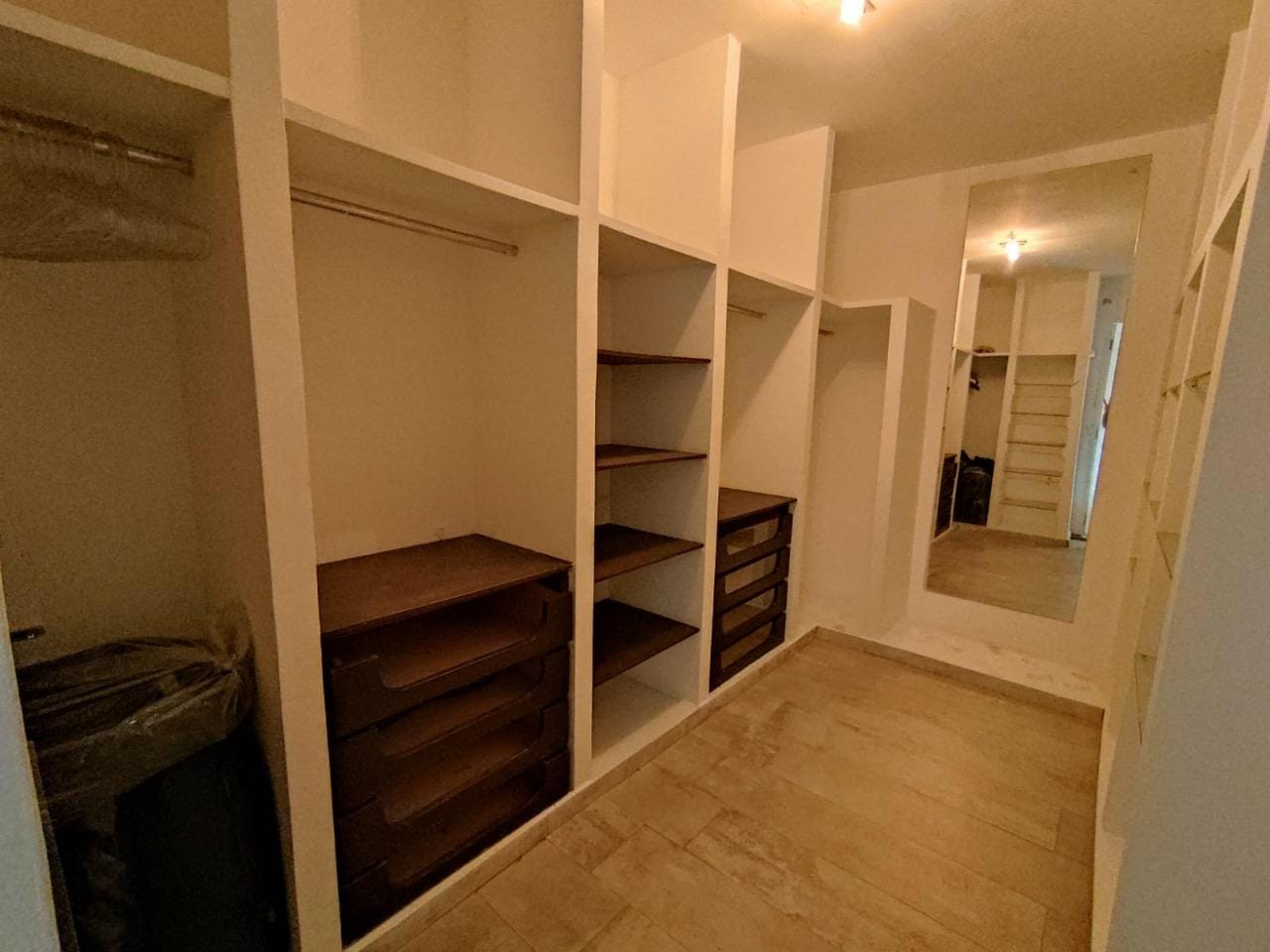 Sobrado à venda 5 Quartos, 4 Suites, 5 Vagas, 252M², Sítio da Figueira, São Paulo - SP