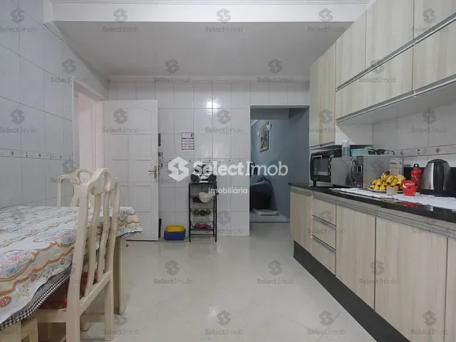 Sobrado com 137m² 3 quartos e 4 banheiros, à venda, no bairro Parque São Vicente em Mauá