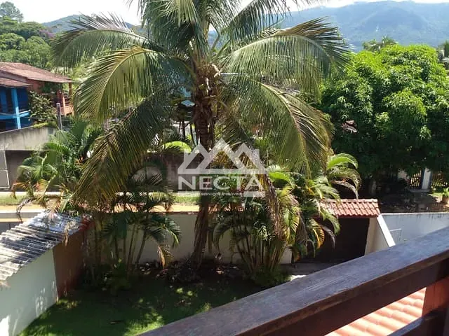 Sobrado com 320m² 5 quartos e 5 banheiros, à venda, no bairro Capricórnio I em Caraguatatuba