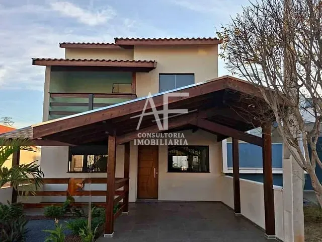Sobrado com 250m² 3 quartos e 2 banheiros, à venda, no bairro Condomínio Residencial e Comercial Laguna em Pindamonhangaba