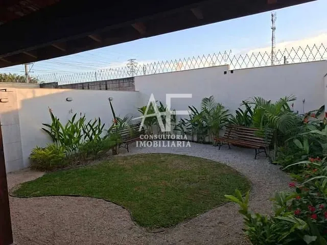 Sobrado com 250m² 3 quartos e 2 banheiros, à venda, no bairro Condomínio Residencial e Comercial Laguna em Pindamonhangaba