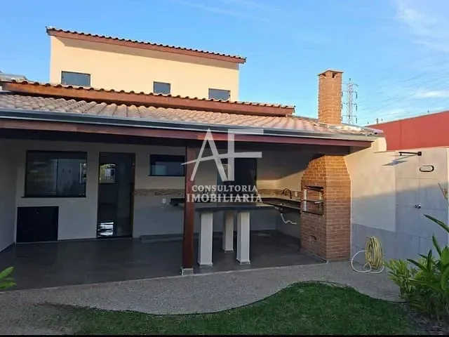 Sobrado com 250m² 3 quartos e 2 banheiros, à venda, no bairro Condomínio Residencial e Comercial Laguna em Pindamonhangaba