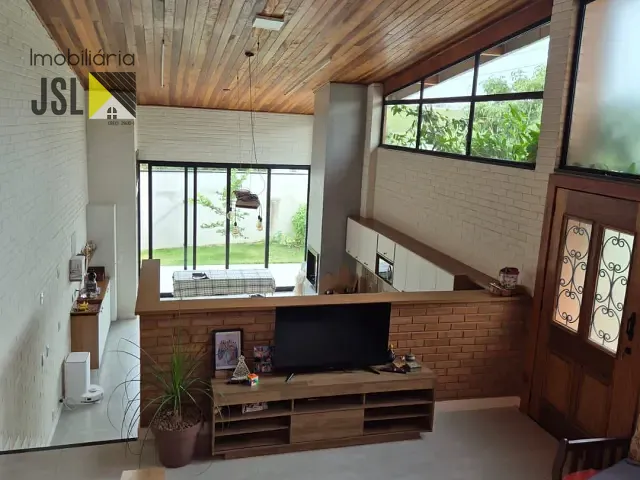 Sobrado com 452m² 4 quartos e 2 banheiros, à venda, no bairro Condomínio Bellavittá em Caçapava