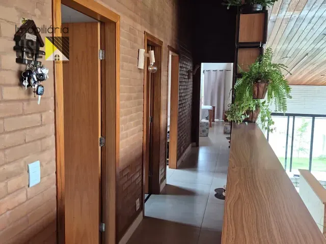 Sobrado com 452m² 4 quartos e 2 banheiros, à venda, no bairro Condomínio Bellavittá em Caçapava