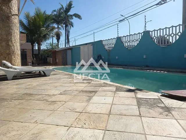 Sobrado com 509m² 3 quartos e 4 banheiros, à venda, no bairro Jardim Britânia em Caraguatatuba