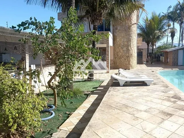 Sobrado com 509m² 3 quartos e 4 banheiros, à venda, no bairro Jardim Britânia em Caraguatatuba