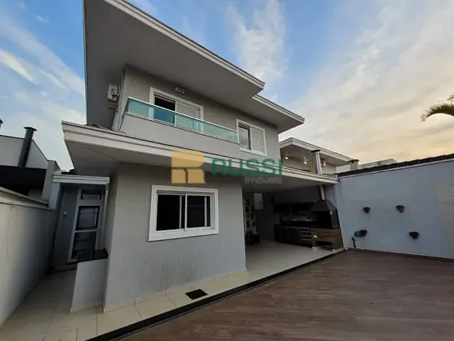 Sobrado com 250m² 4 quartos e 4 banheiros, à venda, no bairro Urbanova em São José dos Campos