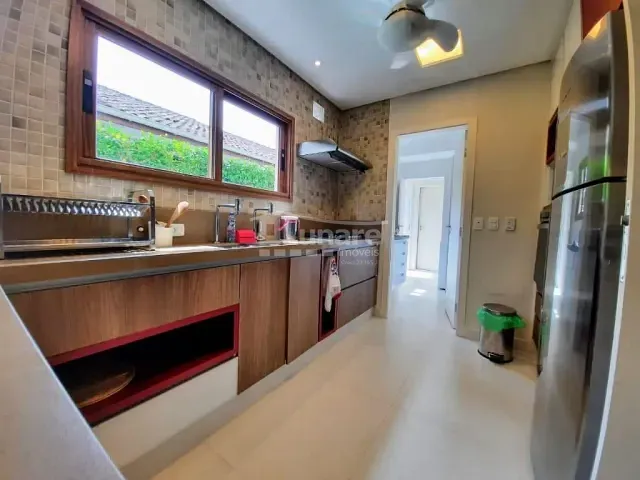 Sobrado com 420m² 4 quartos e 6 banheiros, à venda, no bairro Riviera de São Lourenço em Bertioga