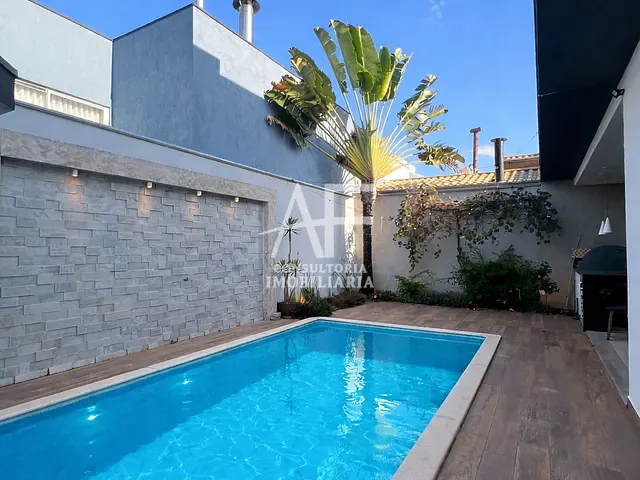 Sobrado com 300m² 4 quartos e 5 banheiros, para alugar, no bairro Piracangaguá em Taubaté