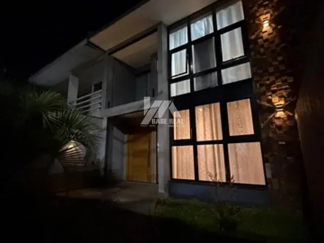 Sobrado 3 quartos e 2 banheiros, à venda, no bairro Dos Estados em Guarapuava