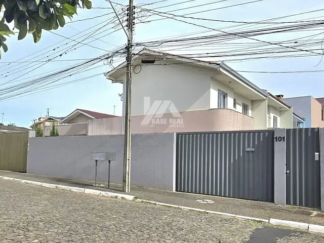 Sobrado com 130m² 3 quartos e 3 banheiros, à venda, no bairro Oficinas em Ponta Grossa